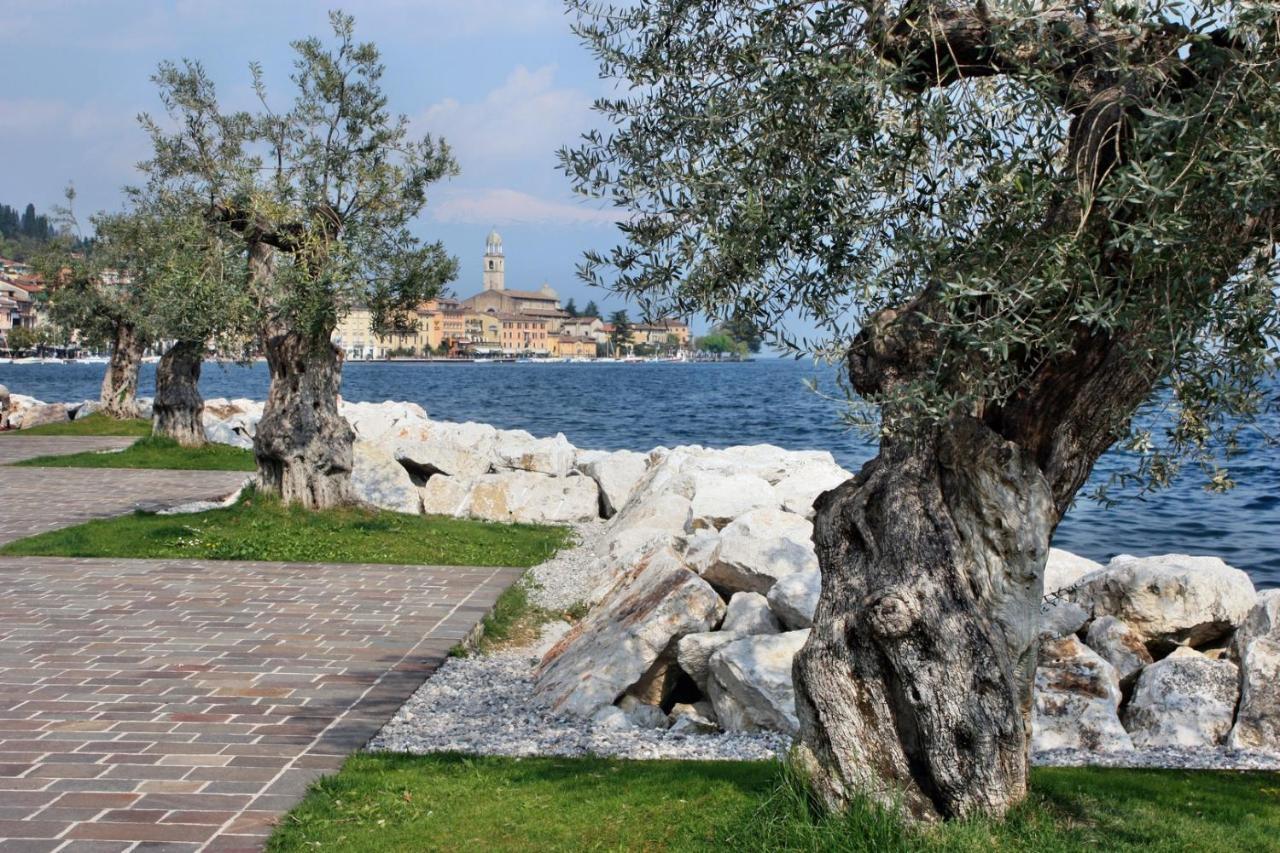 Casa Marsilva - Holiday Apartment With Roof Terrace, Near The Lake توسكولانو ماديرنو المظهر الخارجي الصورة